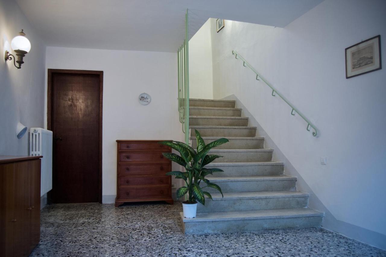 Casa Di Canfreo Lari ภายนอก รูปภาพ