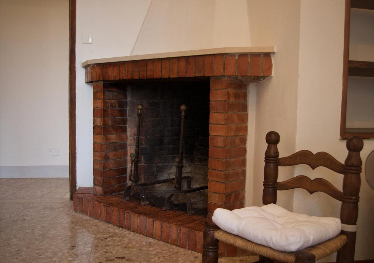 Casa Di Canfreo Lari ภายนอก รูปภาพ