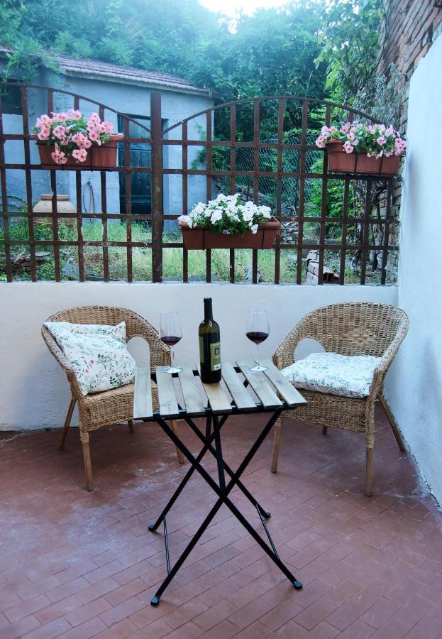 Casa Di Canfreo Lari ภายนอก รูปภาพ
